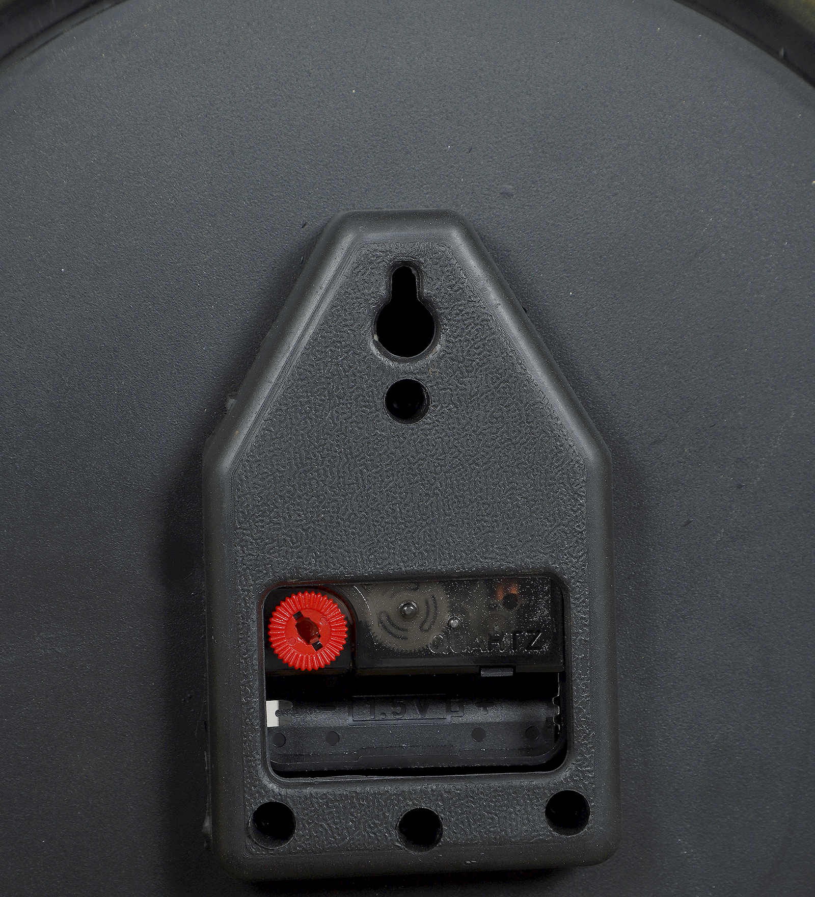 Vintage Plastic Natraj Wall Clock Decorative Timepiece | Classic Design for Living Room, Office & Café Décor - Image 3