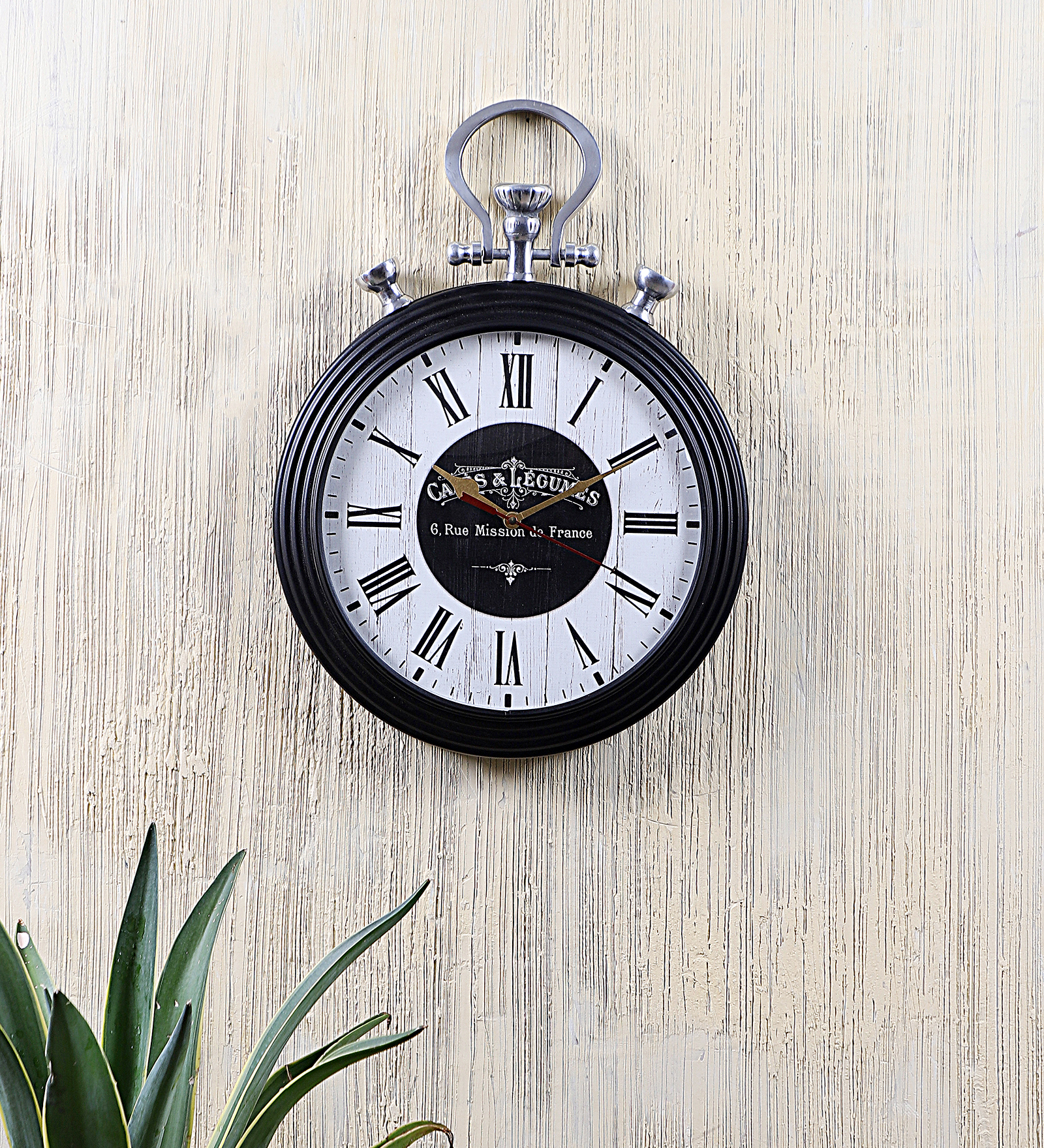 Vintage Metal Black Wall Clock with Silver Hook Decorative Timepiece | Classic Design for Living Room, Office & Café Décor