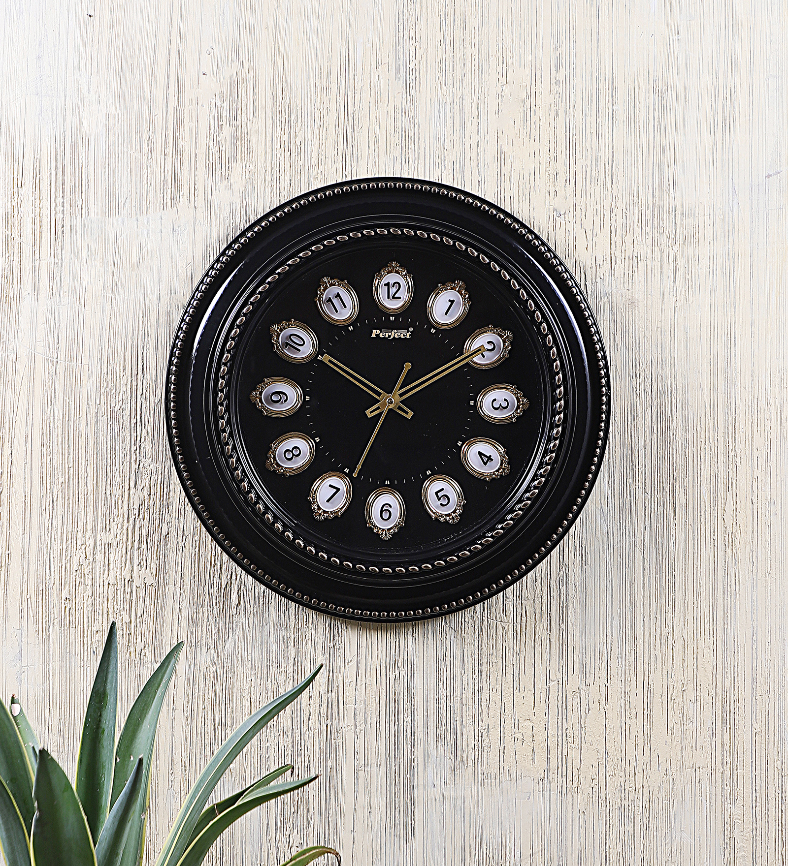 Vintage Plastic Black Perfect Crown Dial Wall Clock Decorative Timepiece | Classic Design for Living Room, Office & Café Décor