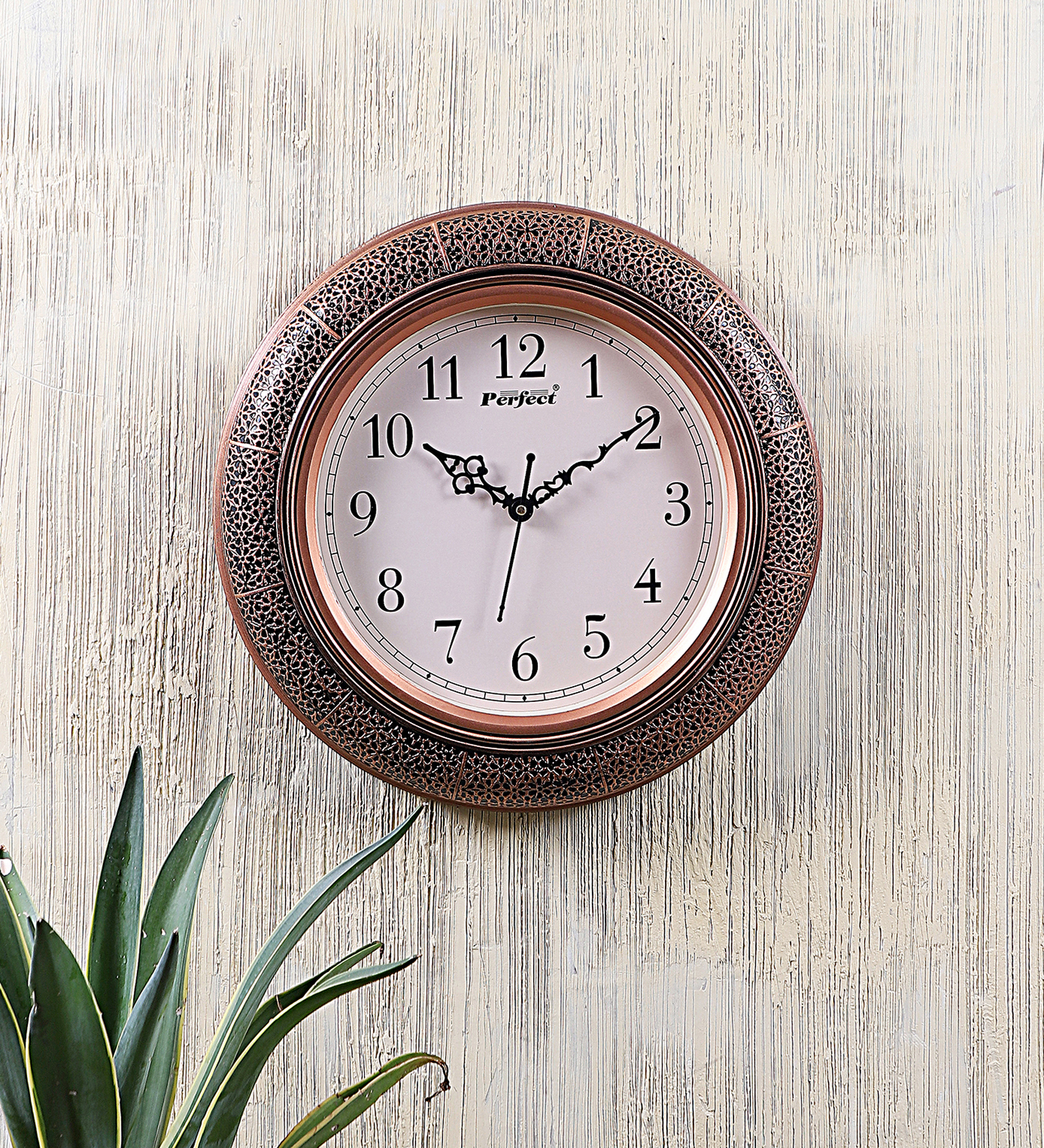 Vintage Plastic Copper Perfect Wall Clock Decorative Timepiece | Classic Design for Living Room, Office & Café Décor