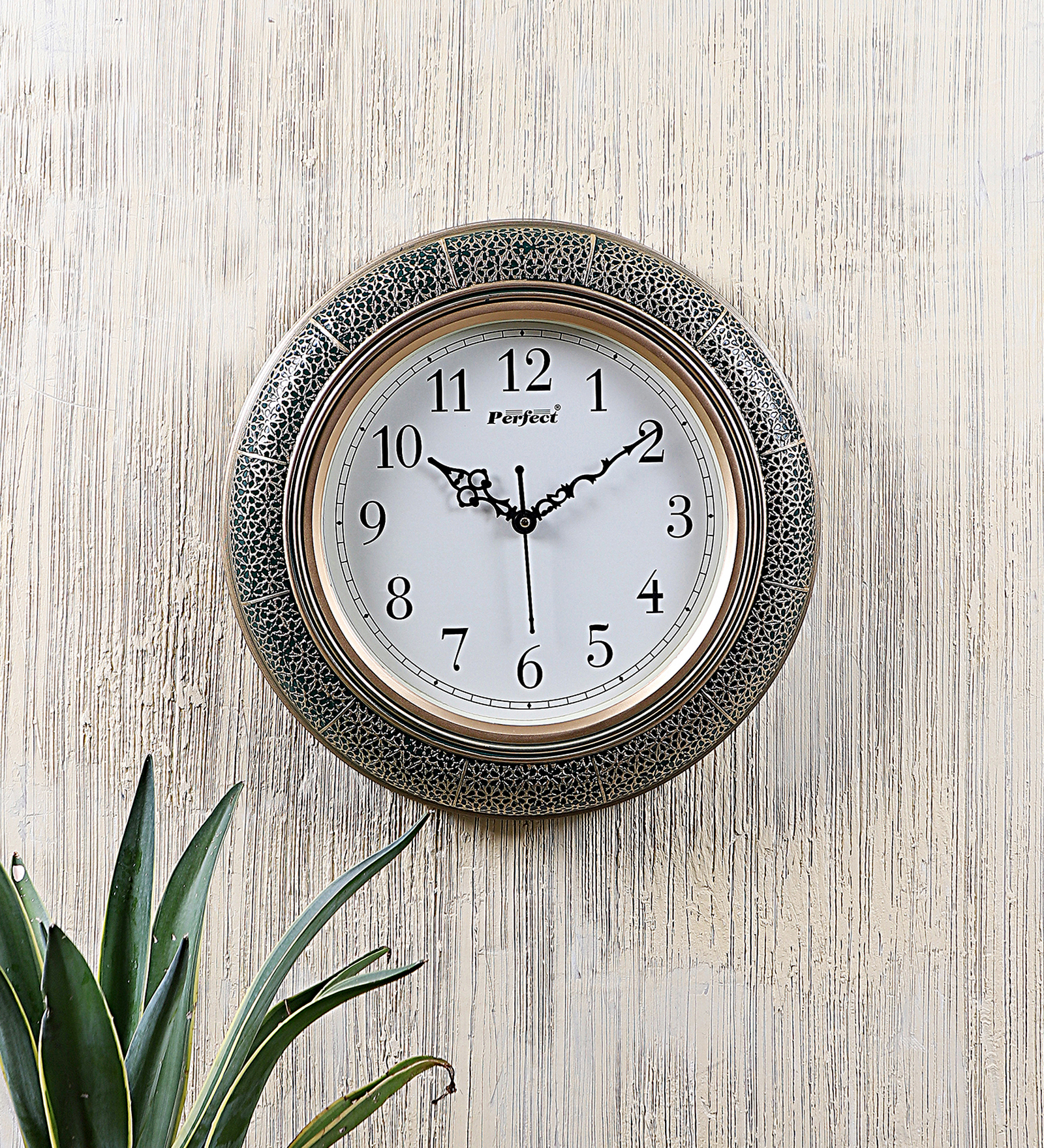 Vintage Plastic Golden Perfect Wall Clock Decorative Timepiece | Classic Design for Living Room, Office & Café Décor
